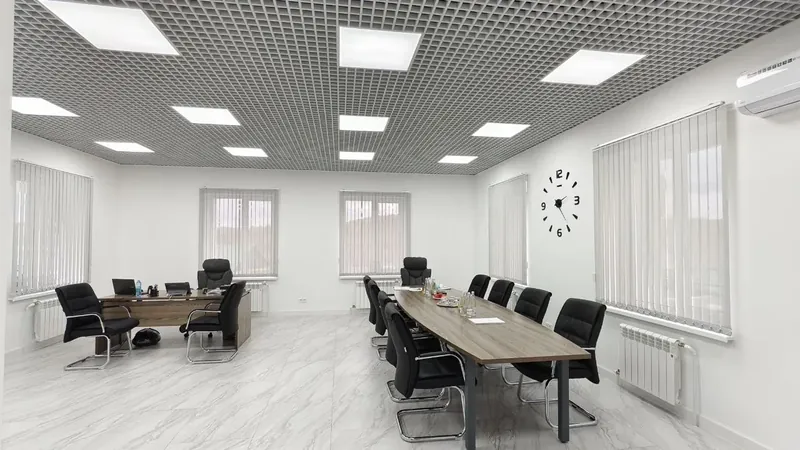 Вертикальные жалюзи в офис