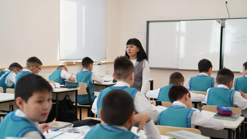 Комплексное оснащение солнцезащитой школы в Горно-Алтайске